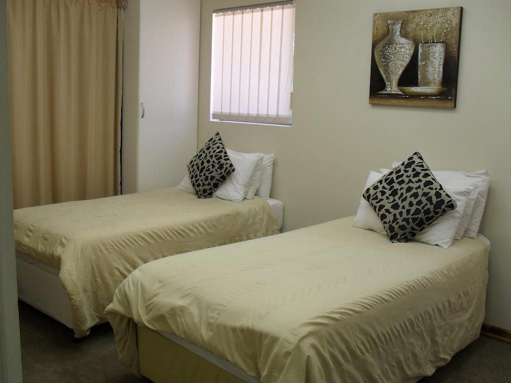 8 Royal Palm B&B Umhlanga Rocks Szoba fotó