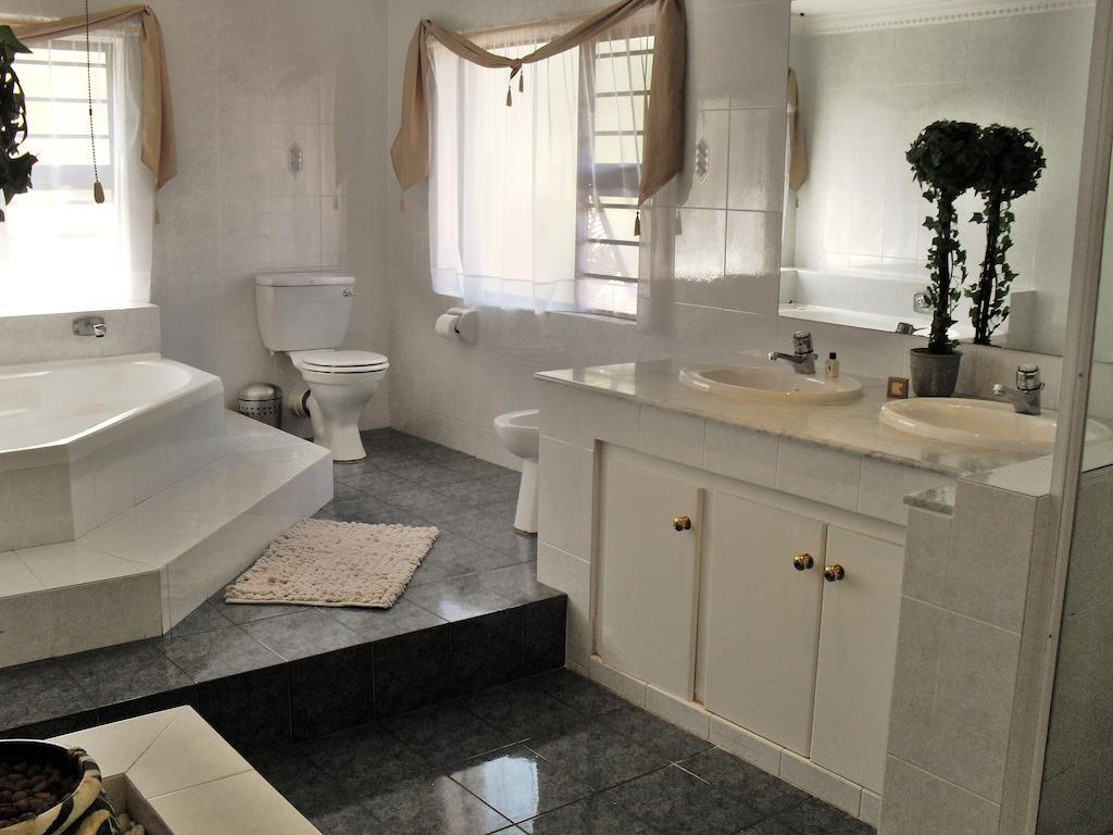 8 Royal Palm B&B Umhlanga Rocks Szoba fotó